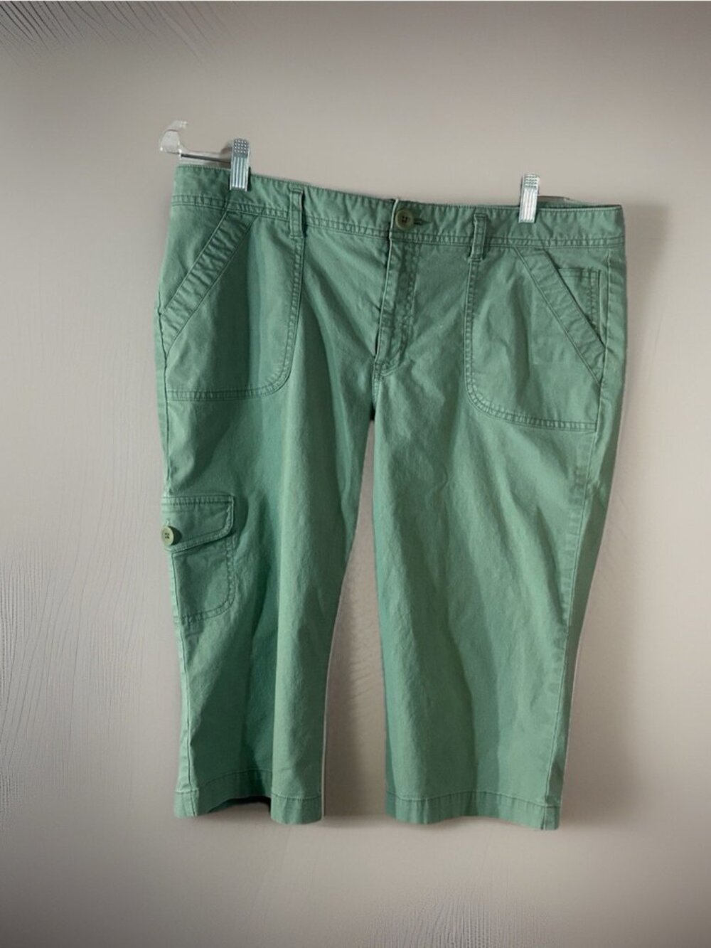 Dockers Womens Petite Size 14 P Crop Cargo Sage Green 5 Pocket Shorts Capri Pant